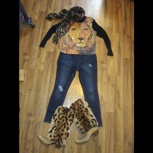 No Boundaries Lion Long Sleeve Tee